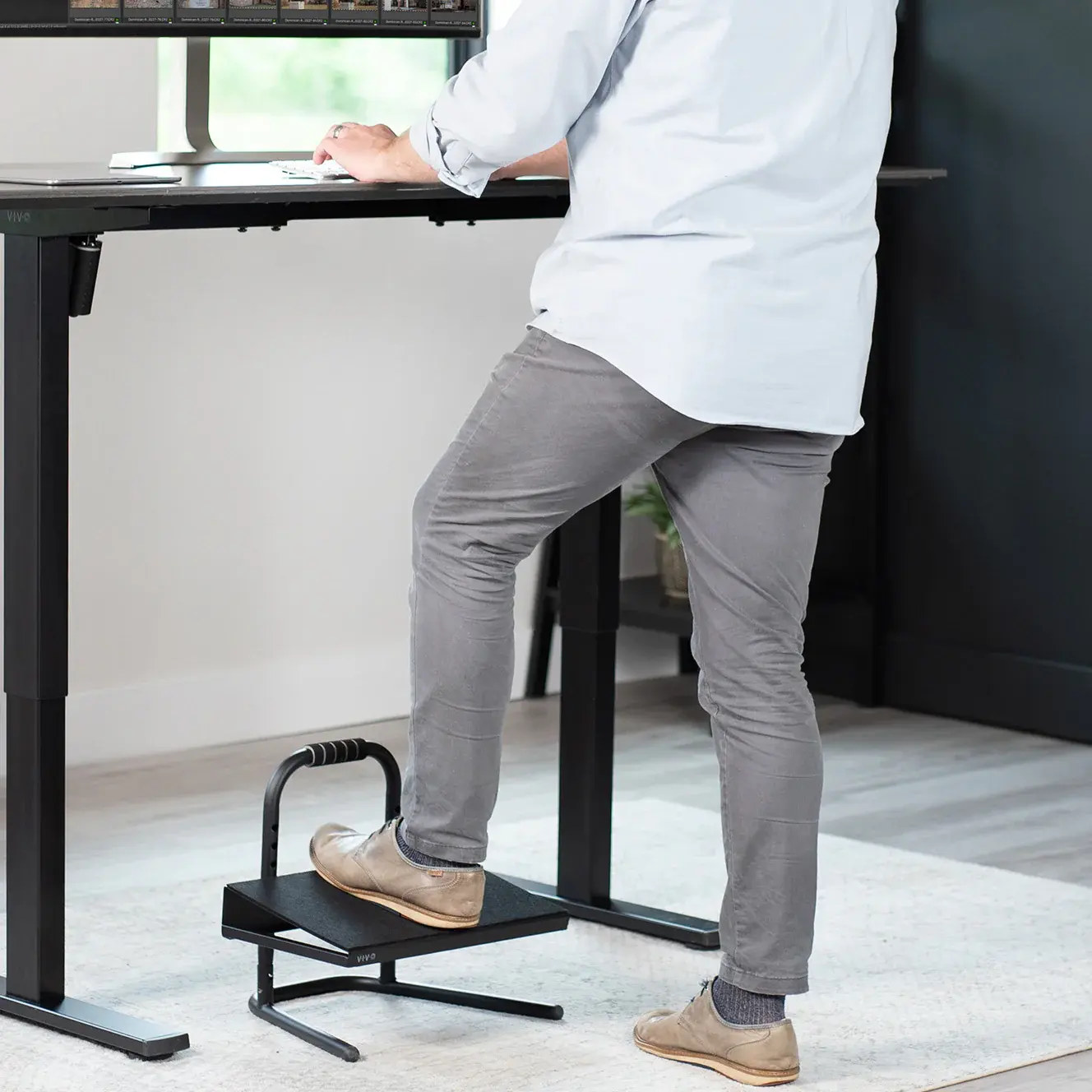 VIVO VIVO Adjustable Heavy Duty Footrest