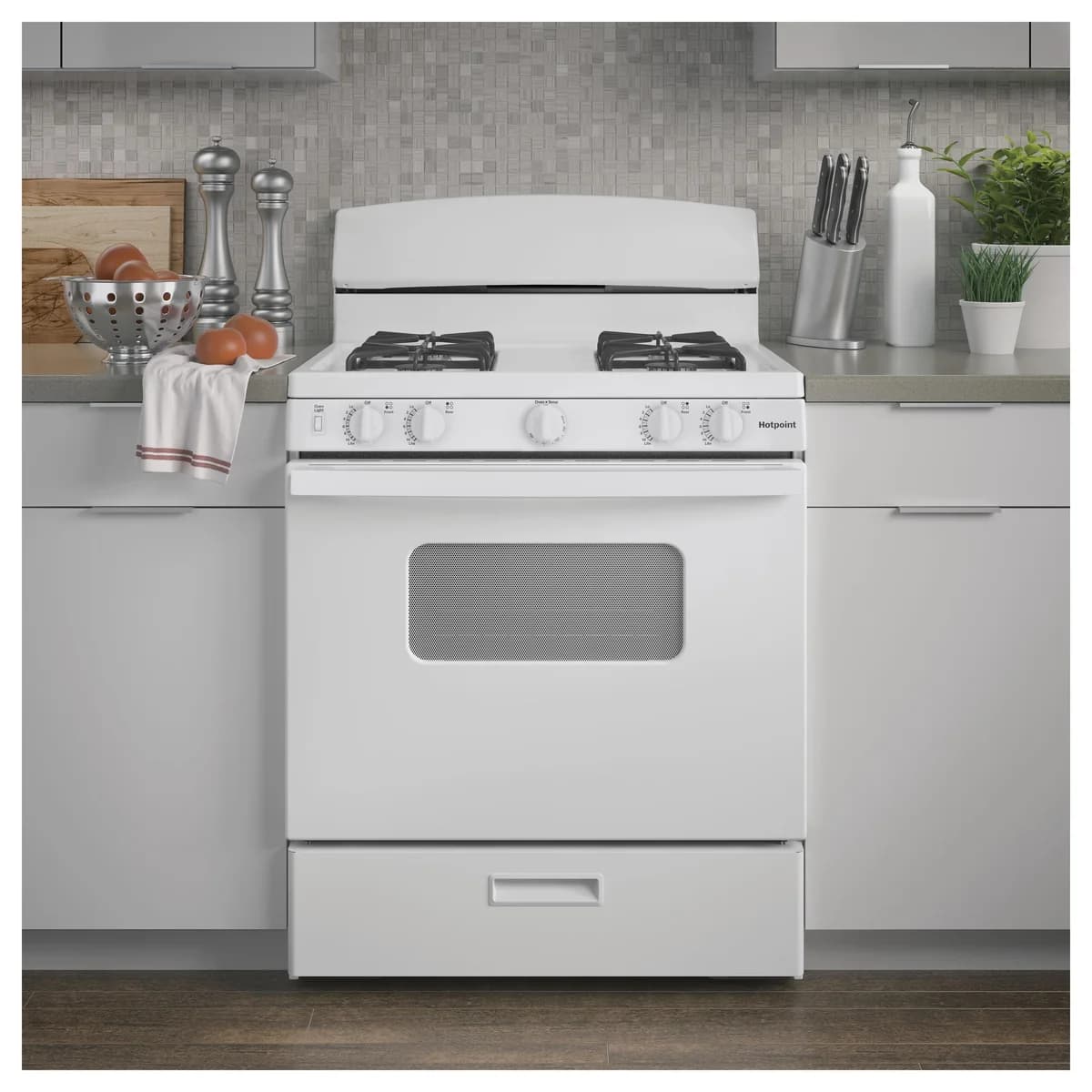 Hotpoint Hotpoint 30-inch Free-Standing Front Control Gas Range